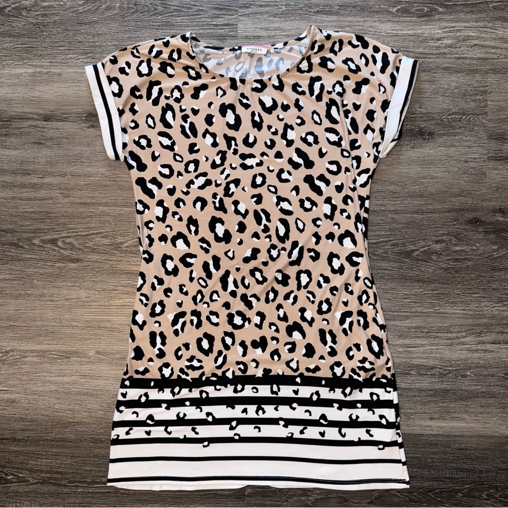 Andreé By Unit Leopard Print t-shirt Dress